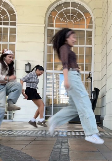 Master the Floating Challenge with Kelly KiKx