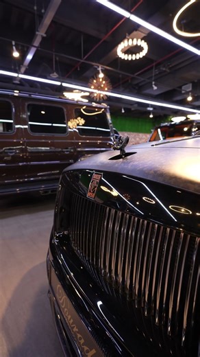 Onyx Concept Rolls-Royce Wraith: Pinnacle of Bespoke Craftsmanship : Onyx Concept Bespoke Automotive