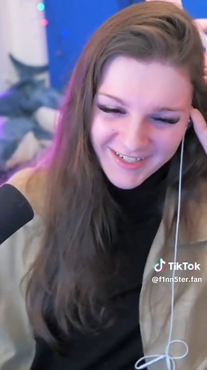 cotton teleports behind you wyd? #foryou #f1nn5ter #crossdresser #mcyt #simpstogetherstrong #twitchclips #twitchstreamer #twitch #minecraft #cottontail #cottontailva #peg #canada