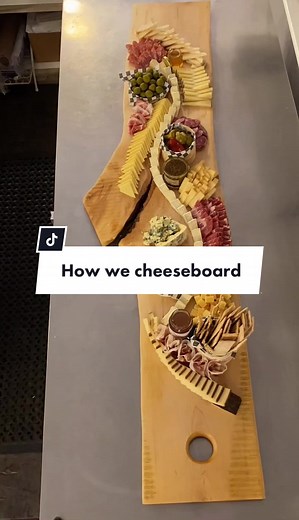 how we cheeseboard #cheesetok #charcuterieboardsoftiktok #cheese #foodtok #cheesetiktok #cheeseboard #cheeselover