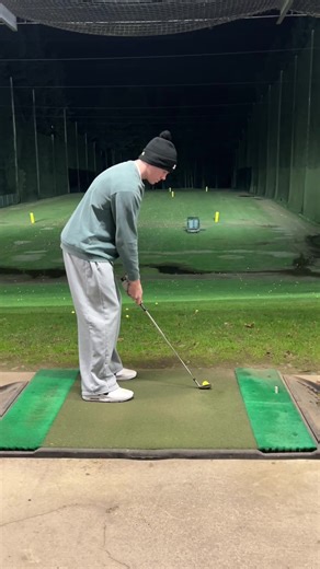 throwing darts on the sim #golf #golfsimulator #golftiktok #toptracer #golfer