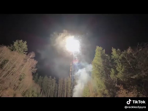 DIABLO 100 shot firework cake BY FTS 🦾🦾🔥🔥 HITTER!! #fyp #foryoupage #foryou #fireworks #pyro