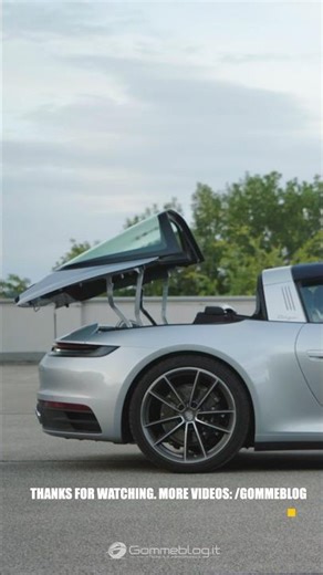 Porshe 911 Targa 4 - Dolomite Silver Metallic - Roof Opening