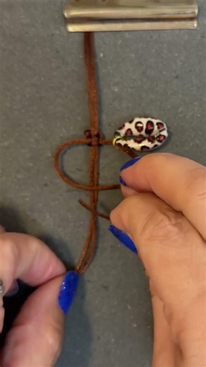 Easy Cowrie Shell Choker! #macrametutorial #macrame #makingbracelets #choker #tutorial #diy #tuto...