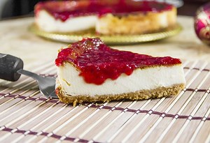 Cheesecake căpșuni fără coacere - rețetă ușoară