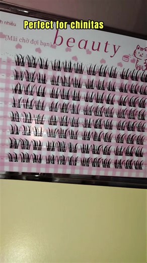 Perfect Adhesive Eyelashes for Chinitas