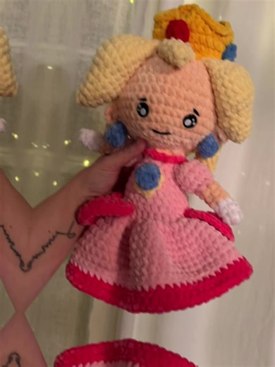 Mrs peach needed to be edited as well. This was a free pattern, took forever and I’m not sure I put her all together right..nevertheless, she is done and she is mine❤️ #crochetersoftiktok #makeitpremier #peachespeachespeachespeachespeaches