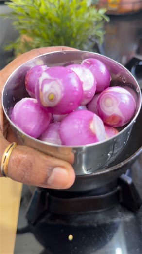 Salu Kitchen on Instagram: "ഇത് വായിൽ കപ്പലോടിക്കും😋😋😋 . . This is a 12-inch Oval Mortar & Pestle (Silbatta) from Vintage Bihar. Crafted from authentic Hansraj Stone — highly recommended by Ayurvedic Vaidyas & Hakims for grinding herbs and spices. Retains the natural oils, aroma, and medicinal properties better than common granite stones. Comes fully pre-seasoned — no lengthy scrubbing required; just wash and use. Handcrafted by skilled artisans in Bihar for smooth grinding and long durabilit