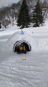 Hindi ganon kasimple ang snowboarding! Kaya if first-timer ka, I highly recommend getting a tutor or taking a class! You can book tutorial classes on Klook para hassle-free at beginner-friendly ang trip mo. Don’t forget to use my Klook code SORALKLOOK for additional savings. #SnowboardingTips #WinterTravel #KlookPH #TravelSmart #Soral | Soral