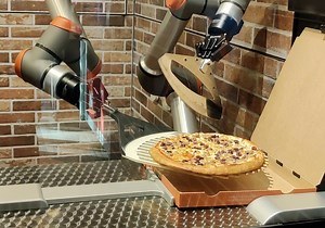 17K views · 39 reactions | Pizza Serving Robot Attracts A Hungry Audience | 5-Minute Crafts USA | Facebook