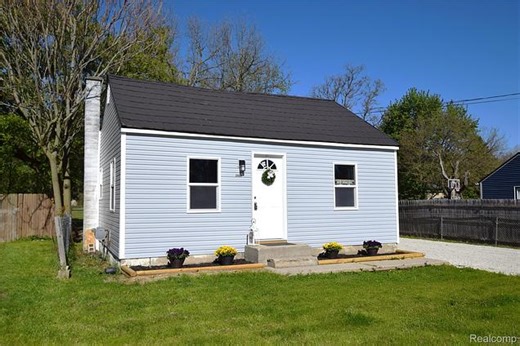 3508 Fern Ave, Burton, MI 48529 | Estately 🧡 | MLS# 20261032702