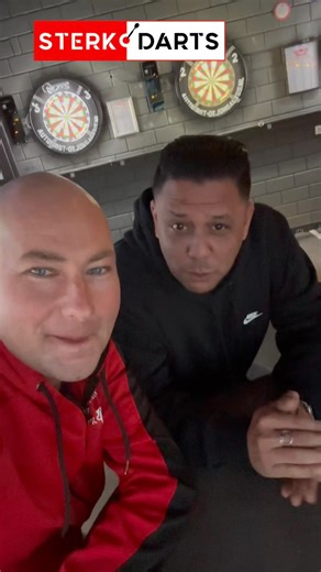 🎬😏 Dit is misschien wel het beste promotiefilmpje ooit… (oké, met een knipoog 😉) 🎯 De Jong Auto’s Betuwe Darts Spektakel 2026 📅 17 & 18 januari 📍 De Wiel – Asperen 🔥 Met o.a. Wessel Nijman 🔥 en Wesley Plaisier 💥 Topniveau darts 💥 Fantastische sfeer 💥 Dit wil je niet missen 😎🎯 👉 Inschrijven kan via 🌐 www.sterkdarts.nl #SterkDarts #DeJongAutos #BetuweDartsSpektakel #Darts #Darttoernooi | SterkDarts