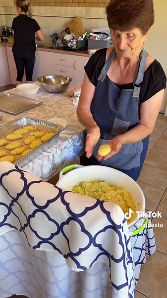 Delicious Nonna's Rice Croquettes Recipe from Calabria