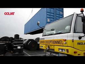 Déchargement d'un container 40 pieds avec grue mobile