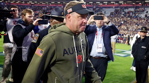 Hugh Freeze walks off the field for the final time as Auburn head coach after 10-3 loss to Kentucky