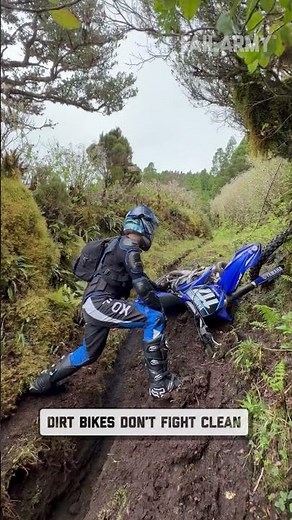 Motorcycle crash outs caught on camera 😳