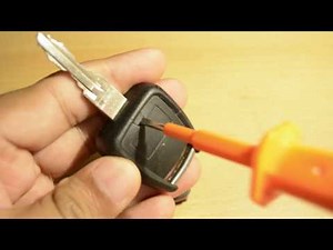 Key disassembly of an Opel Astra