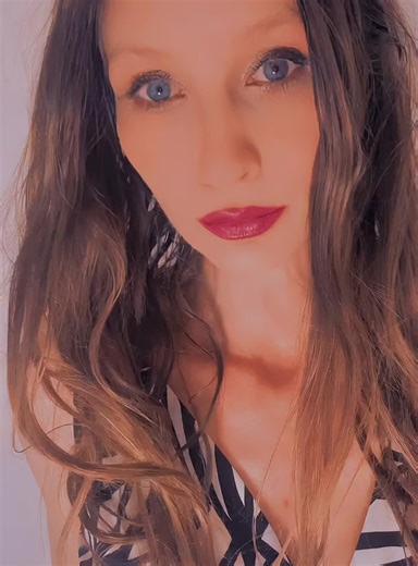 Lydia👑Lydi👑 (@lydiagogoo)’s videos with original sound - 2000s pop hits