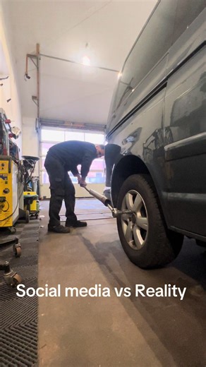 Social Media vs Reality: Understanding the Differences