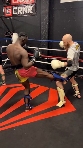 Light tag sparring with knee counter emphasis #coachwhillock | The Norwegian Combat Academy