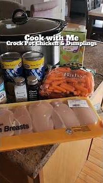The BEST crockpot chicken & dumplings 😍 #CrockpotRecipes #ComfortFood #EasyDinnerIdeas #HomeCooking