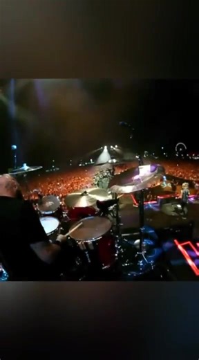 gunsnroses #coachella #2016 #gnr #gnfnr #acdc #angusyoung #axlrose #duffmckagan #notinthislifetime #notinthislifetimetour #rock #california #fyp | Ángel Rico