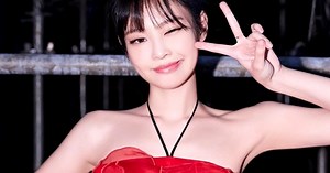 BLACKPINK's Jennie Proves Her Popularity By Crashing Calvin Klein's Website