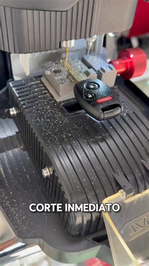 🎥 ¡Nuevo tip para cerrajeros premium! El KEY READER XHORSE también puede usarse con la 2M2 MAGIC TANK, siguiendo los pasos mostrados en el video oficial 🔑⚙️ 🧠 Escanea el perfil de la llave con el KEY READER y utiliza la lectura para cortar directamente en tu TANK. 💡 No viene en el manual, pero el proceso es 100% funcional y probado por profesionales. ✅ Lectura precisa ✅ Corte exacto ✅ Trabajo más rápido y sin errores 📲 Pide el video demostrativo por WhatsApp y descubre cómo hacerlo. 🔥 GAMA