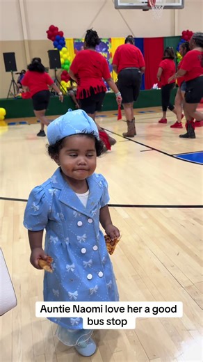 Tanetta Crawford (@tanetta333)’s video of auntie bus