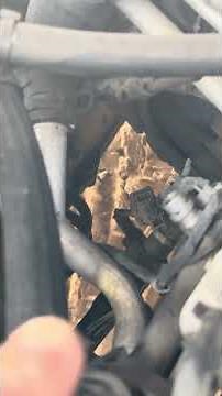 #1593 Checking a Chrysler 300 with codes P0038 and P0058. An oxygen sensor is missing.