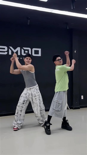 Make You Look Dance #makeyoulook #dance #taiphandanceclass #trend @Tài Phan 🫧