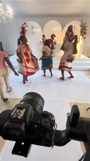 Behind the scenes of a beautiful wedding we shoot in Giyani. We are still taking bookings first come first serve. Hi vitaneni hitami hlayisela ti memories #wedding #fyp #videography #photography #behindthescenes @Uncle Zala_Wa_Vatsonga @Thulani Blessing Mathebula @@Luu191