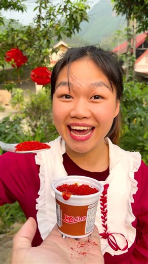 Troll challenge: Eating lollipops and chili peppers with various sauces 😆🌶🍭🍭🤤😋😍