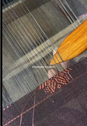 Proses Menenun Tradisional Kain Songket