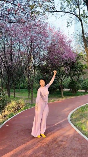 Spring Awakening: Ancient Dance Revival in Xi'an