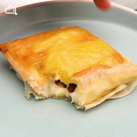 3.9M views · 3K reactions | Avec une petite salade ou des légumes, pour le déjeuner ou le dîner, voici une super recette !  La recette détaillée ➡️ https://bit.ly/2UcJvUK | Marmiton | Facebook