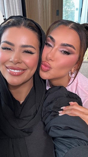 HABIBA DA SILVA on Instagram: "Yesterday I had the pleasure to sit with @hudabeauty and we talked about everything, she gave me such valuable advice on business and motherhood. Huda you are an absolute gem 💕 @hudabeauty also showed me her favourite way to apply the blush filter, using 2 colours blended together to create a gorgeous seamless blush. She used shades cotton candy and peach sorbet, colours I wouldn’t usually reach for but I was so impressed at how they applied on my already powdered