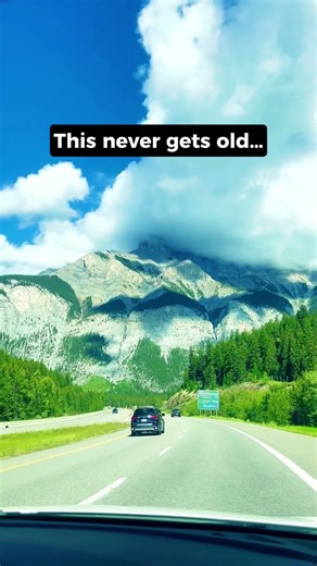 Driving into Banff hits different 🇨🇦