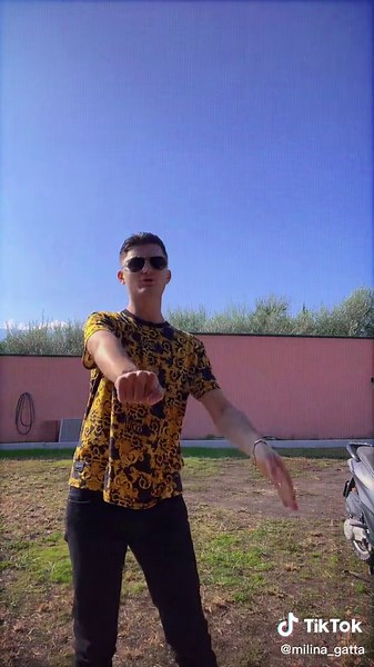 Senza voglia: Creative Dance and Sign Language Performance