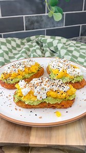 HIGH-PROTEIN BREAKFAST LOADED HASH BROWNS 🥑 say hello to your new favorite breakfast! 😮‍💨 I could def eat this every morning, y’all. Recipe below! ⬇️ Ingredients: 3 hash browns 3 eggs, scrambled 1 avocado, smashed 1/2 cup cottage cheese Everything But The Bagel seasoning, optional Salt and black pepper to taste Instructions: If using frozen hash browns, follow package instructions to cook until golden brown and crispy. Set aside. In a separate pan, scramble the eggs over medium heat until ful