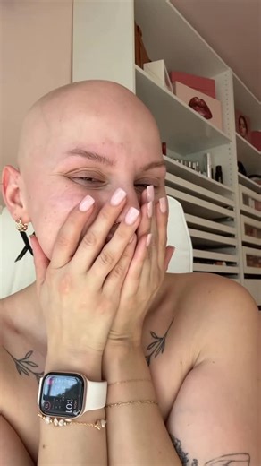 Alex Youmazzo on Instagram: "brow & lash updateee 🤍 i’m thinking of starting to use a growth serum on my lashes which ones should i try ?? @lorealparis Faux Brow, 24hr Brow Lamination, Extensionist Mascara @colorescience Sunforgettable Total Protection Face Shield Glow SPF 50 @ardellbeauty Press On Fauxmink Natural"