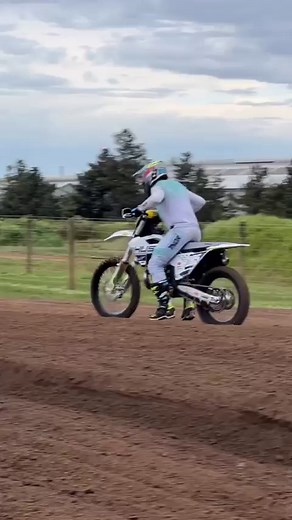 5.3K views · 54 reactions | We had an awesome 2023-2024 250SX TBI testing session earlier this week with @spmx1  Our head/ECU package is really getting dialled in for both MX and off-road and we are almost ready for release … #ktm250sx #ktm #huskytc250 #motocross #enduro #ecutuning #readytorace #twostrokeperformance #ktm250xc | Two Stroke Performance | Facebook