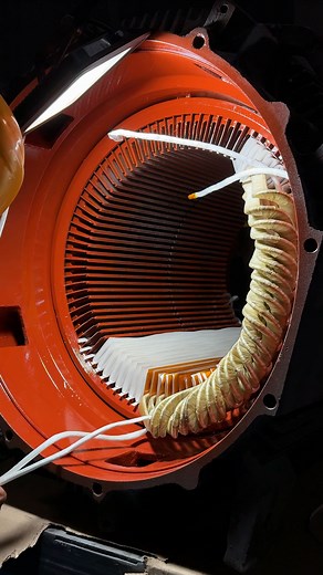 Rebobinado completo de un motor eléctrico de 450 HP y 4,160 volts Un proceso especializado donde cada detalle cuenta, incluyendo la fabricación de bobinas con aislamiento clase H para garantizar máxima confiabilidad y desempeño en media tensión. En TEMISA damos nueva vida a los motores eléctricos #fyp #Rebobinado #MotoresEléctricos #temisa #Ingenieríalndustrial #MantenimientoPredictivo | TEMISA