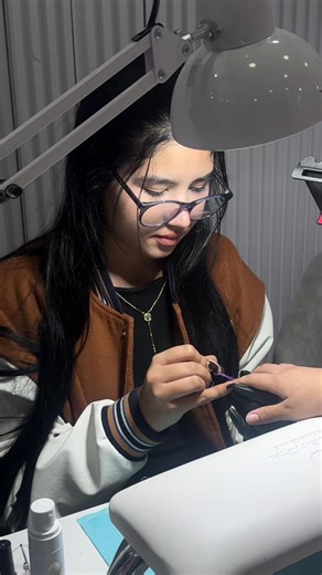 Humorous Nail Fails: Professional Nail Art Gone Wrong