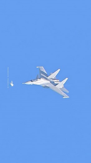 Details: Fin flutter, control surfaces, thrust-vectoring, sink rate. 🤙🏻🤙🏻 Nikon Z9 Z400mm 4.5 VR S, video speed – real time. #flanker #sukhoi30mki #sukhoi #su30 #su30mki #sukhoi30 #flankerh #praneethfranklin #avgeek #instaaviation #multirolefighter #fighteraircraft #jetfighter #militaryaviation #militaryaviationphotography #avgeek #nikon #nikonzseries #nikonindiaofficial #nikonz9 #indianiarforce #iaf #iafflanker #iafbrats #aeroindia #mach1avcrew #mach1aviation | Praneeth Franklin