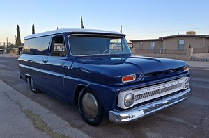 No Reserve: 350-Powered 1965 GMC 1000-Series Panel Truck
