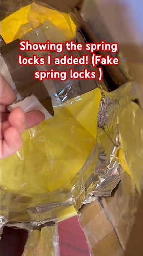 Showing the spring locks I added #fivenightsatfreddys #fnaf