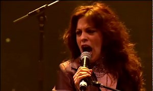Meat Loaf Performs 'Bat Out of Hell' with Melbourne Symphony Orchestra