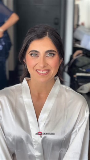 ✨Loreto | Maquillaje y Peinados Novias | Región de Valparaiso on Instagram: "Acompáñame a otro sábado de novia pendiente del año pasado 🤍 @javiconcha95 Me tocó maquillar y peinarla a ella y su mamá ese día y luego me quedé al matri jiji 🙂‍↕️ fue un día muy bonito y especial, una semana antes de mi propio matri 🥹 Cuéntenme que les pareció su look, yo siento que fue hermosísimo 🤩"