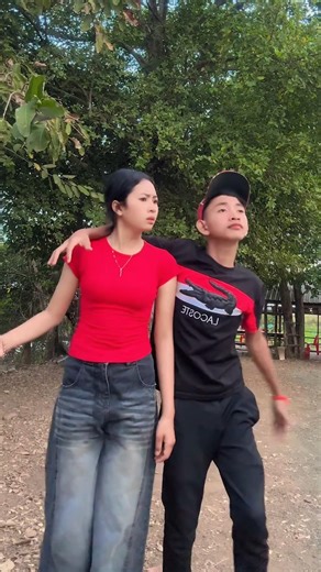 Pranking My Girlfriend… But Ending with a Sweet Surprise 😆💖#PrankGirlfriend #SweetPrank #FunnyCouple